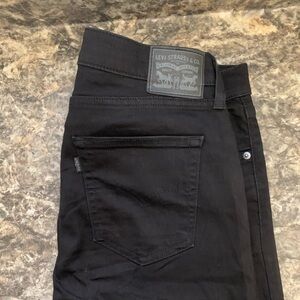 Levi’s Women’s 724 Straight-Leg Jeans